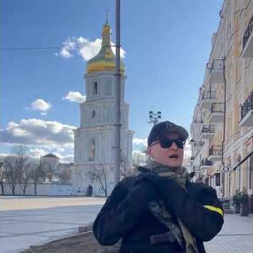 Famous Ukrainian musician Andriy Khlyvnyuk volunteered for Kyiv territorial defense singing folk son