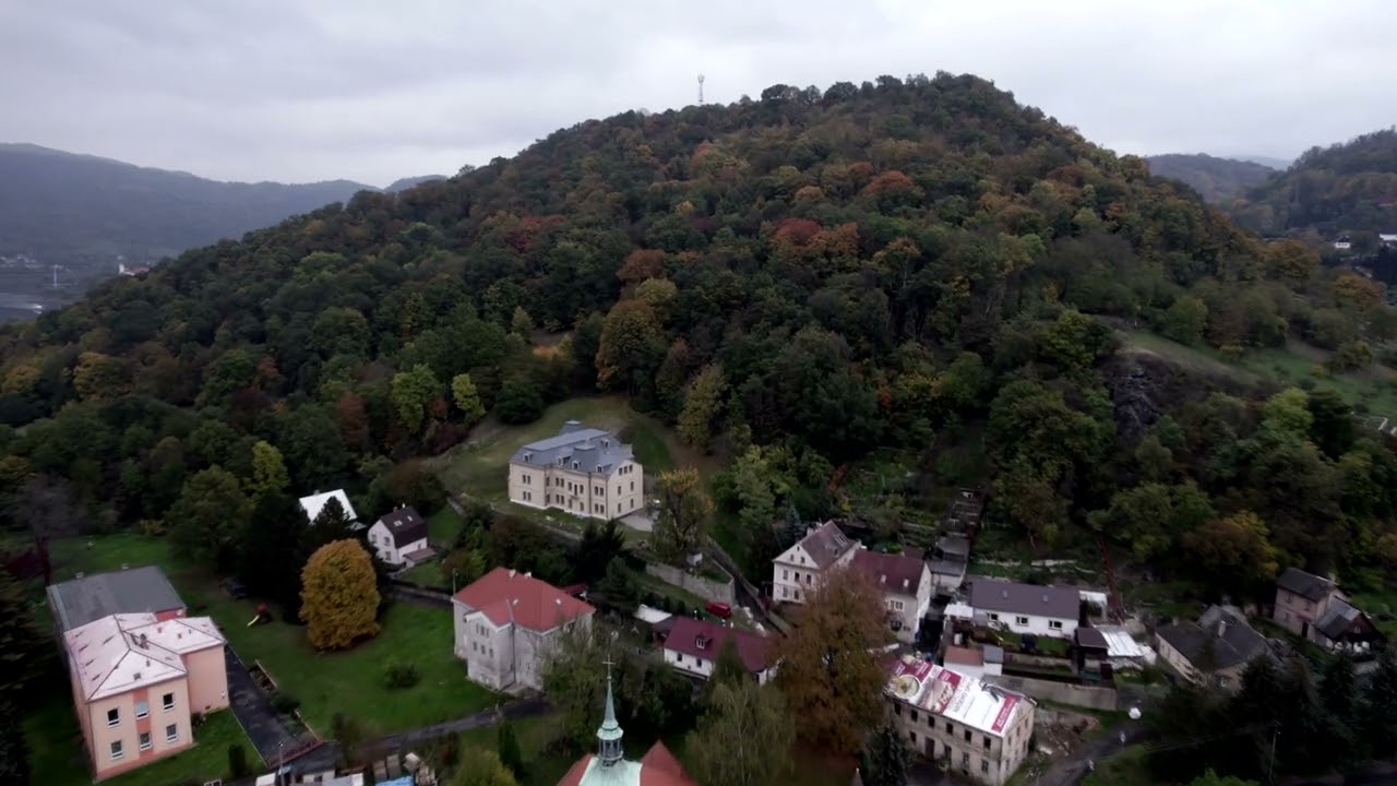 Okolí řeky Labe ( Ústí nad Labem - Svádov ) - 4K Drone view