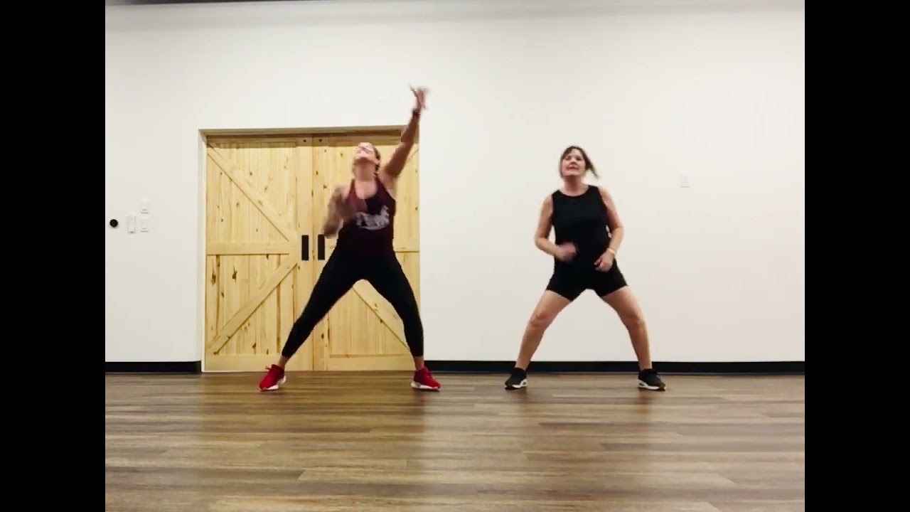 “Staying alive” by Wilcox. Dance Fitness with Mercedes