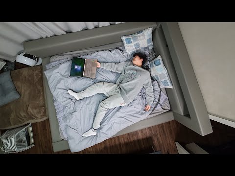 방 안에 갇혀서 하루를 살아야 한다면? / 생존물품 : 오리지널 2in1 노트북 한 대.