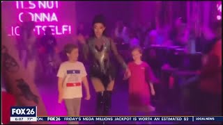 Federal Judge strikes down drag show ban