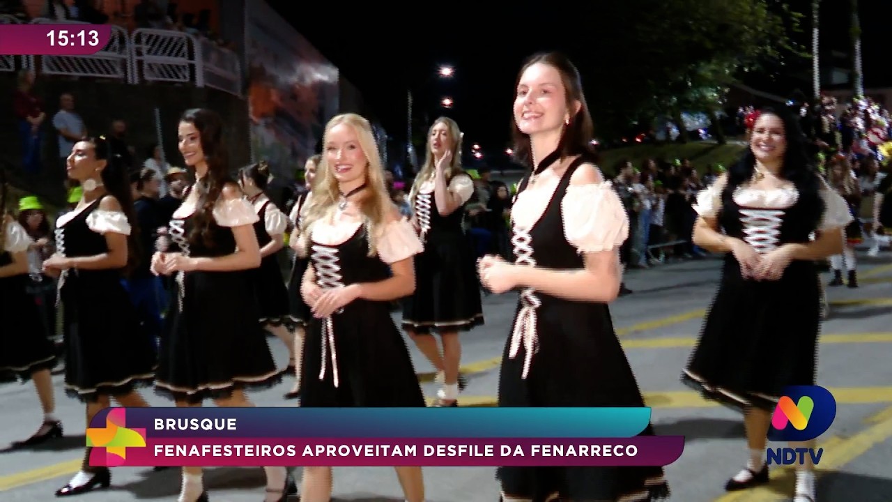 Brusque: chuva não impede desfile tradicional de abertura da Fenarreco