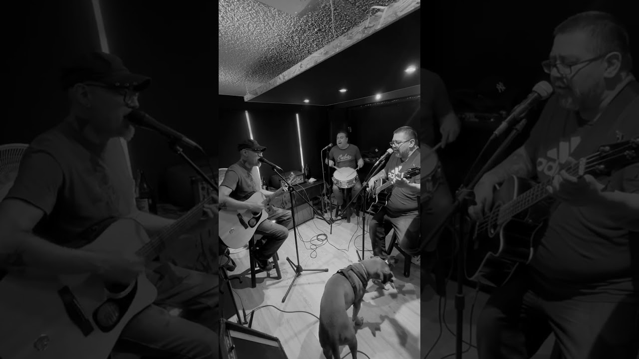YouTubeでEd - Error (Ensayo acústico) を視聴 YouTubeでEd - Error (Ensayo acústico) を視聴