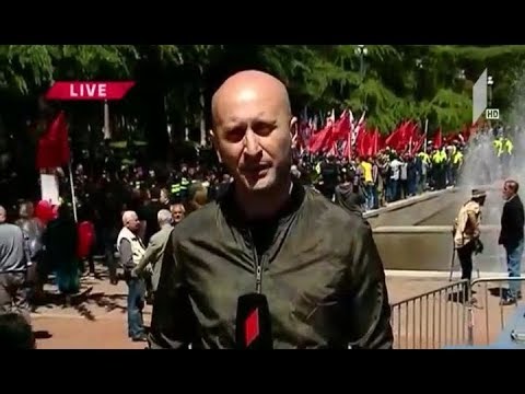 ვაკის პარკში აქცია და კონტრაქცია მიმდინარეობს