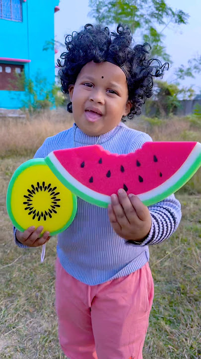 The fruit my sister doesn't like like a pillow? 🍉🍊🍉🍑🤣 #funny #shorts #trendingshorts