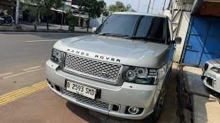Audi Q7 Toyota Camry and Range Rover Vogue at Arjuna Motor Jatiwaringin
