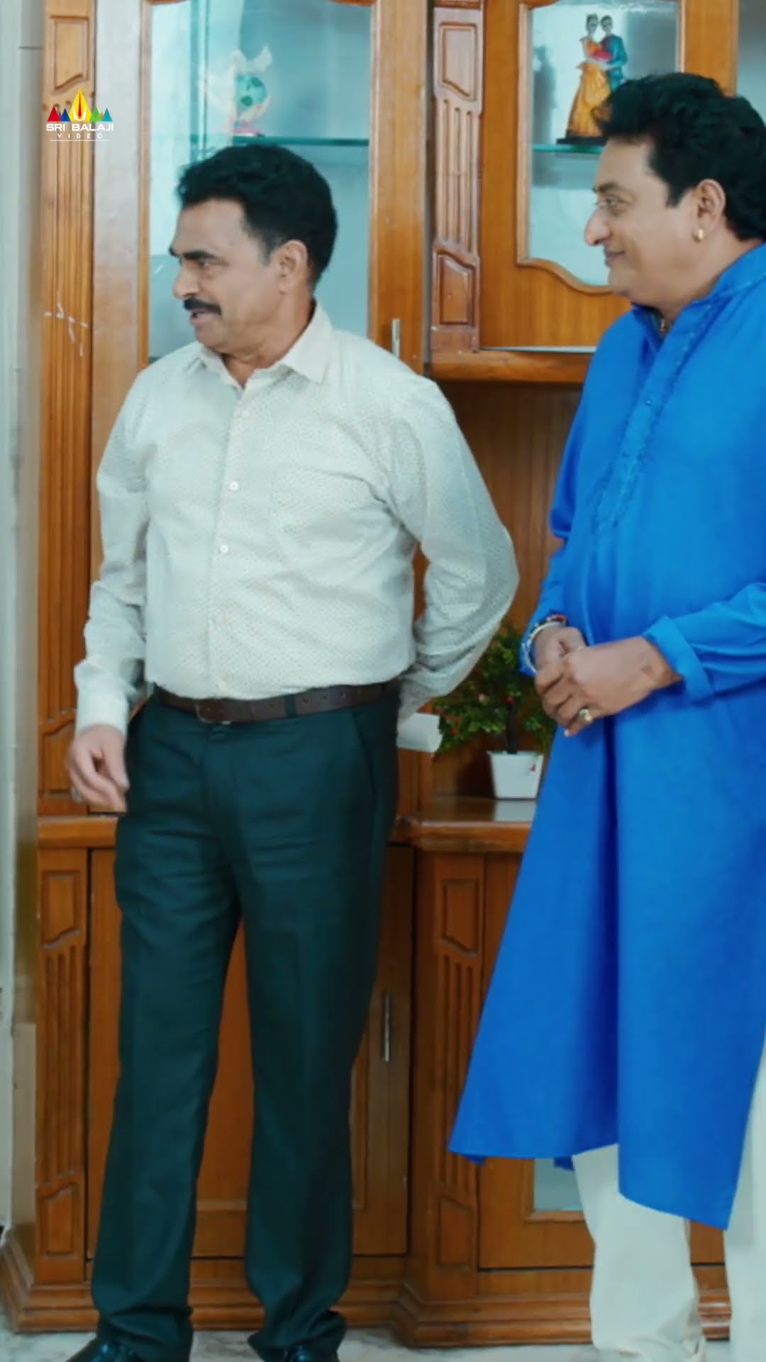 అమ్మాయిలు ఏమైనా ఇబ్బంది పెట్టారా నిన్ను !  #bazaarrowdy | #sampoorneshbabu | #shorts | #ytshorts