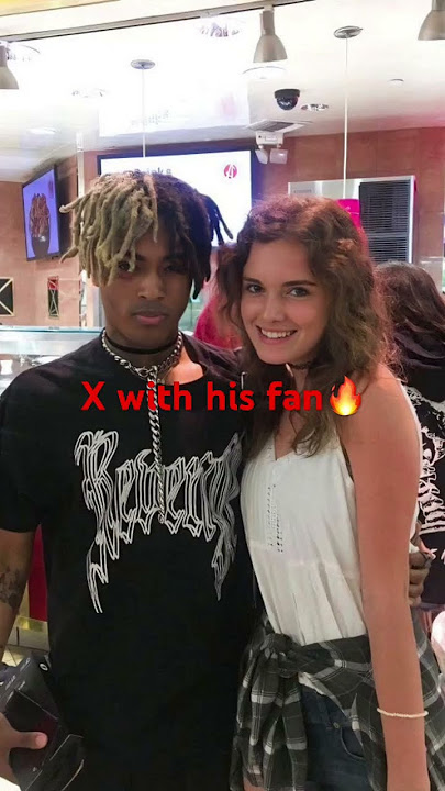 Xxxtentacion with his fans #hiphop #legend #hope #rapper 🖤