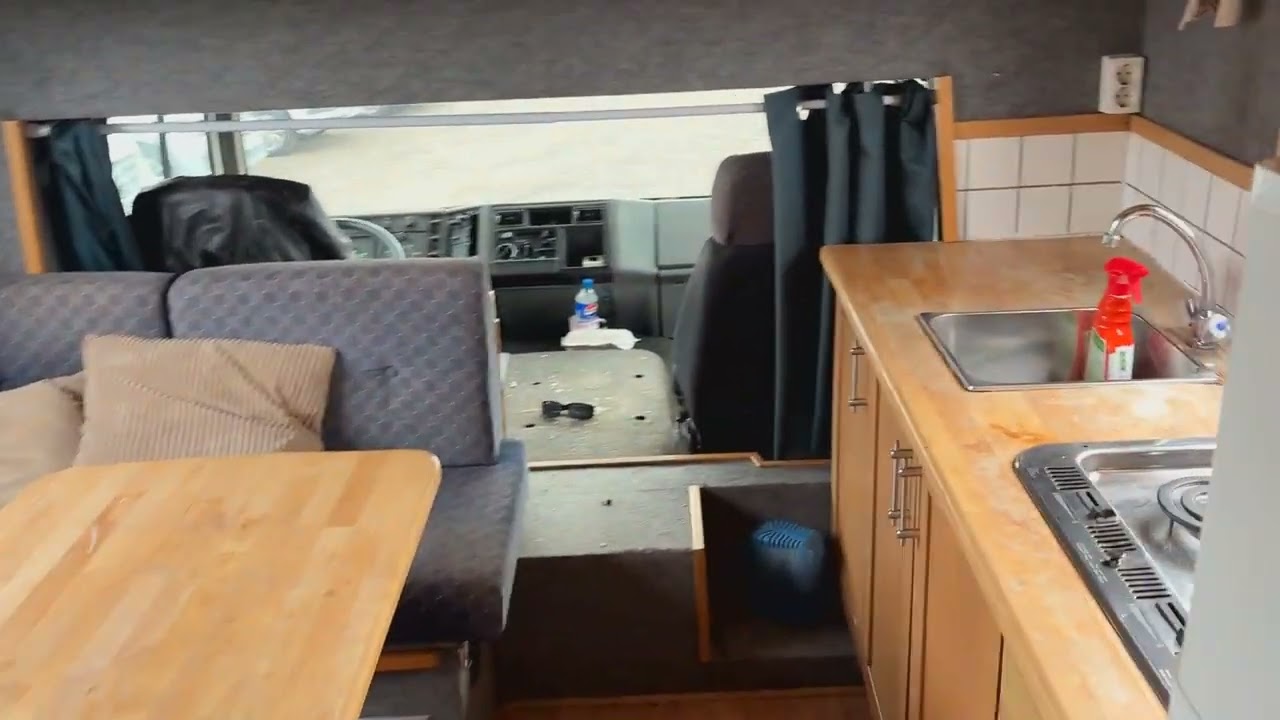 Hästlastbil VOLVO FL 615 4X2