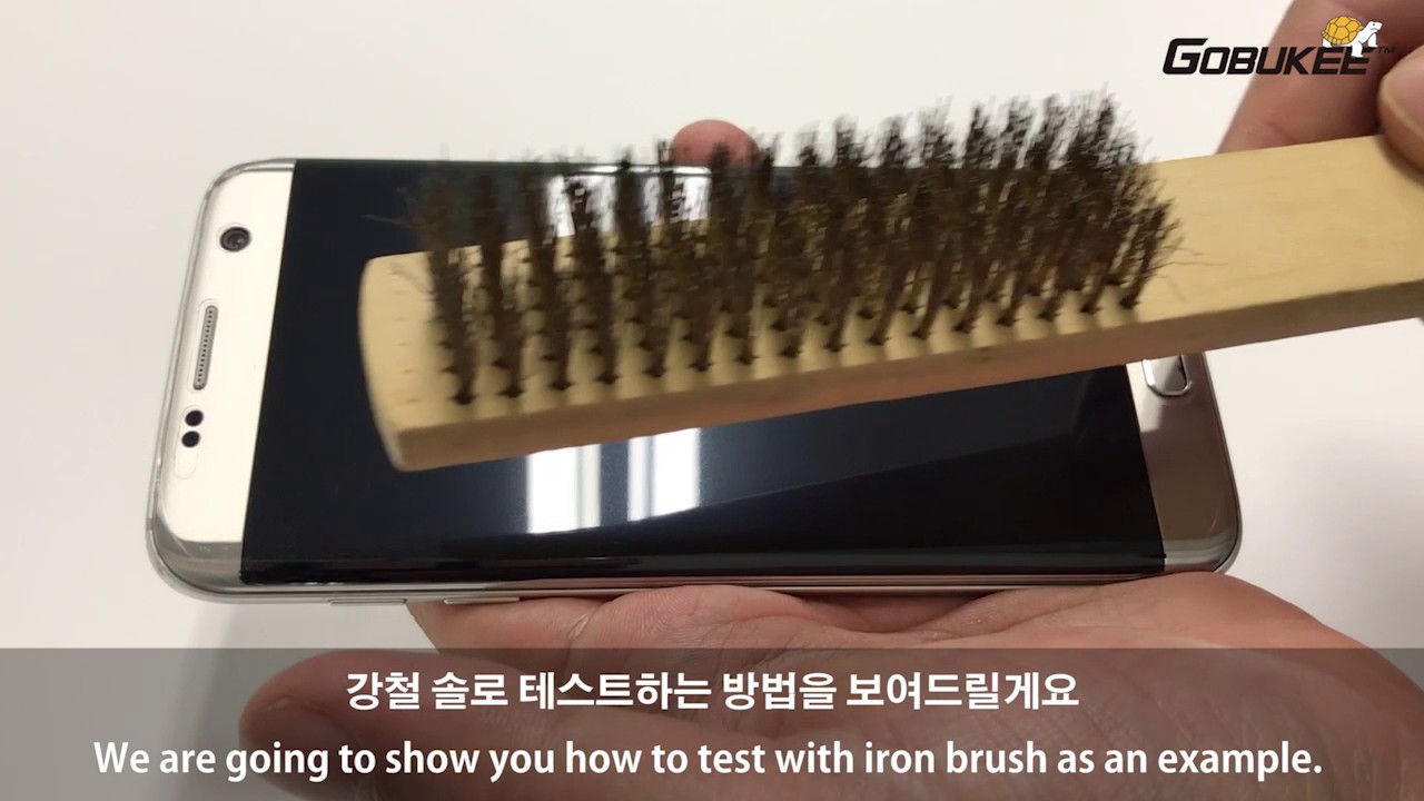 Тест анти-царапин на Galaxy S7 Edge с железной щеткой, защитная плёнка для полного покрытия экрана.
