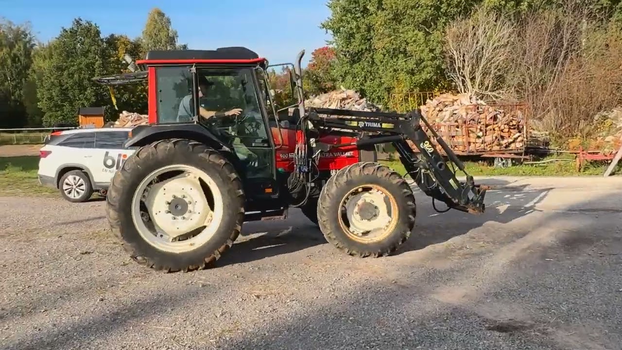 Traktor med lastare VALMET 900