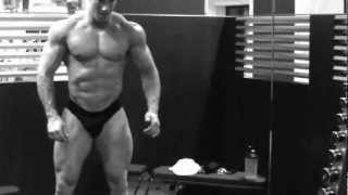 Bubble butt alert ! Very hot german bodybuilder. Anfang Juli 2010