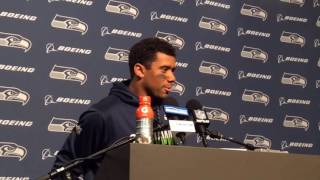 Russell Wilson says injured knee is fine