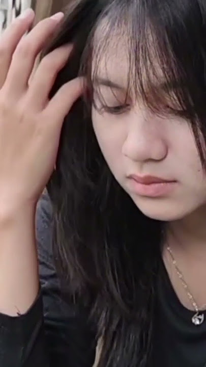 Neng denis gadis desa terliat sedih sbr iyo neng