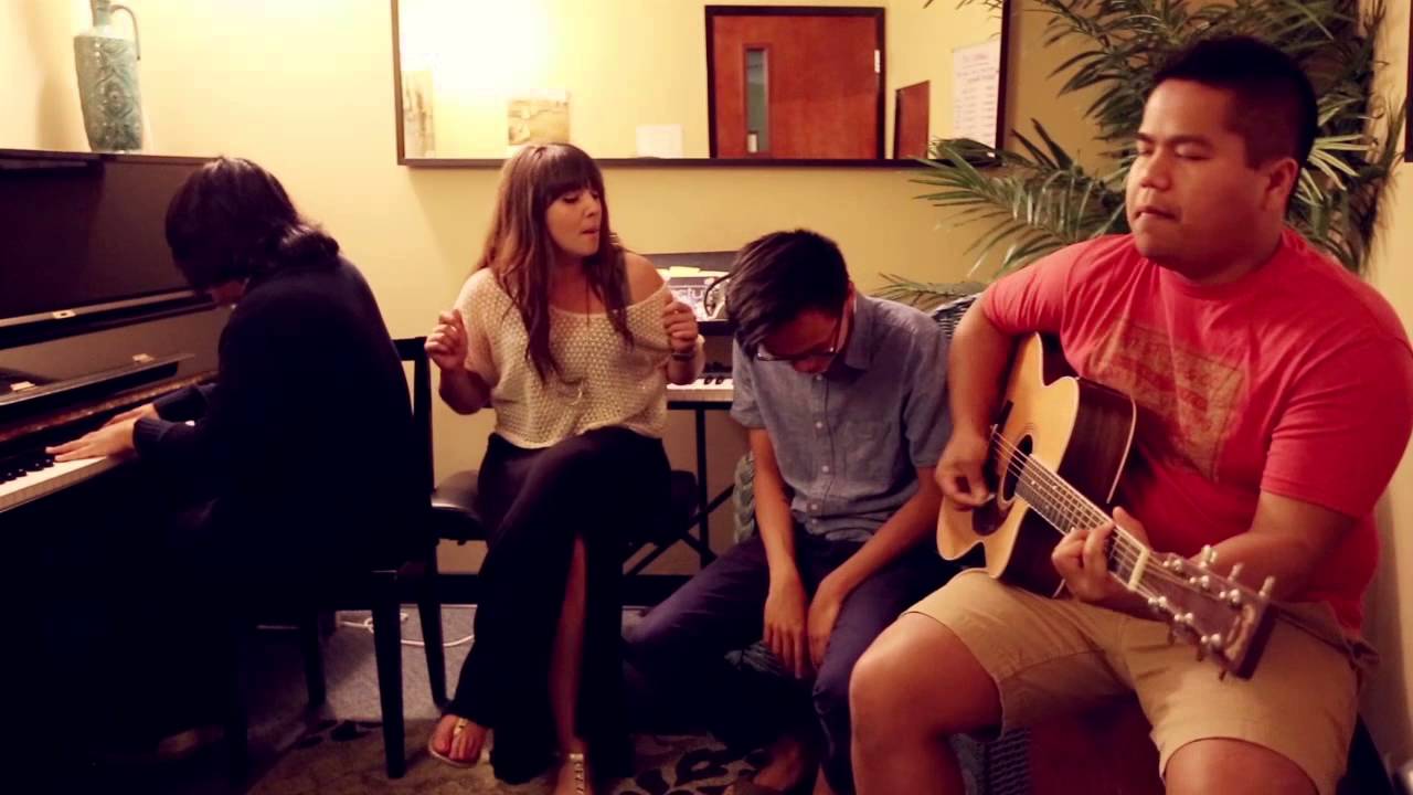 "Get Lucky" Daft Punk Cover by Sarah Billings feat In Good Company (Living Room Session)