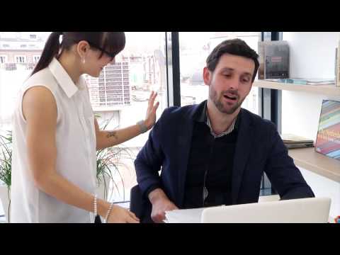 Video: První den v nové práci