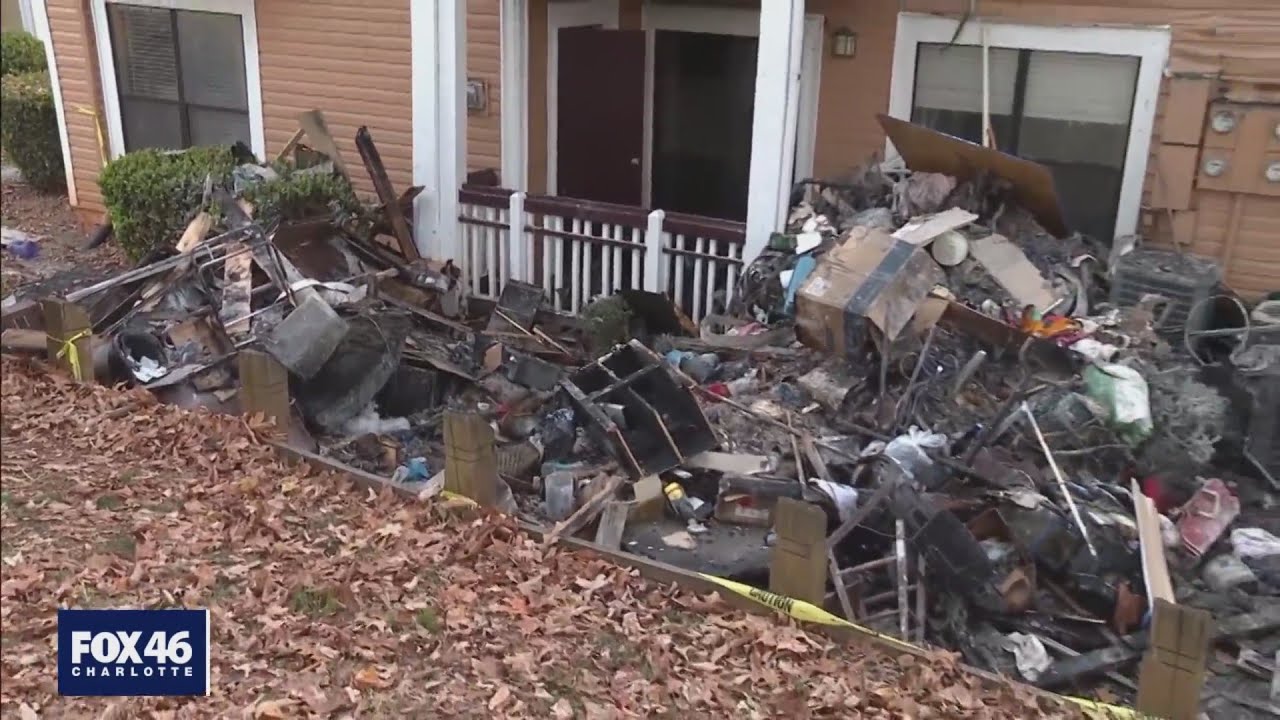 Charlotte apartment fire displaces 17 people; 5 units affected - YouTube