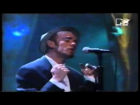 REM - Everybody Hurts / Drive ( MTV Video Music Awards 1993)