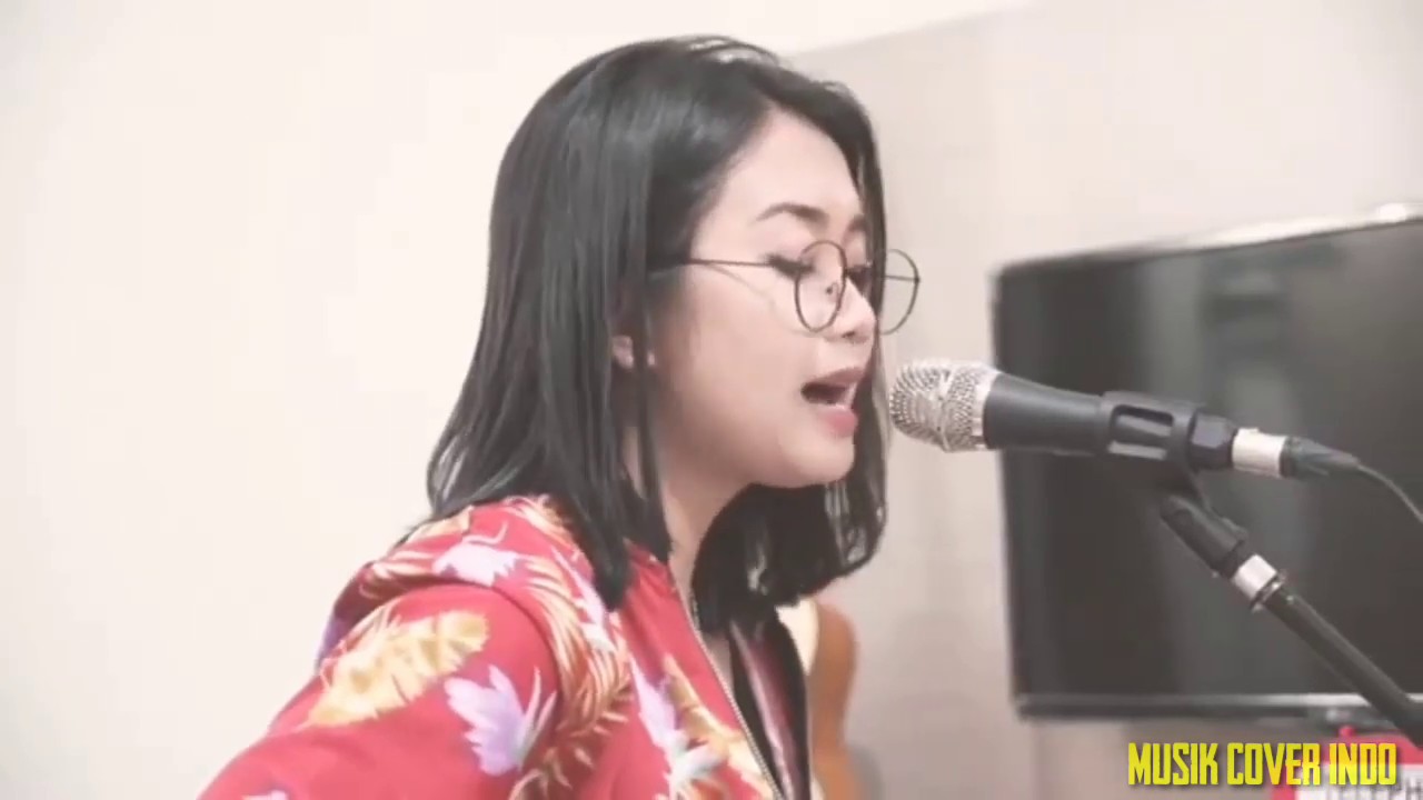 IWAN FALS BARANG ANTIK||COVER BY REZA REGITA