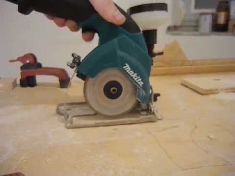 Аккумуляторная алмазная пила Makita CC300D