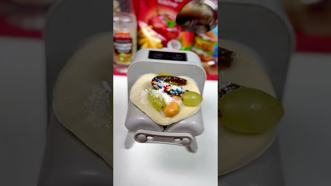 Dumpling making machine 