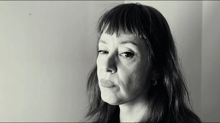 Suzanne Vega performs unreleased track Last Train ...