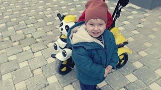 Mustafa Ata Arkadaşı Suyu Sarı Panda Bisikletiyle Bahçede Gezdirirken Panda Bisikleti Duvara Çarptı