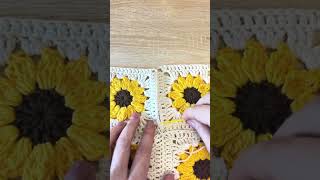 How to stitch granny squares | Granny Square Magic #crochetlove #creativecrochet #crochettutorial