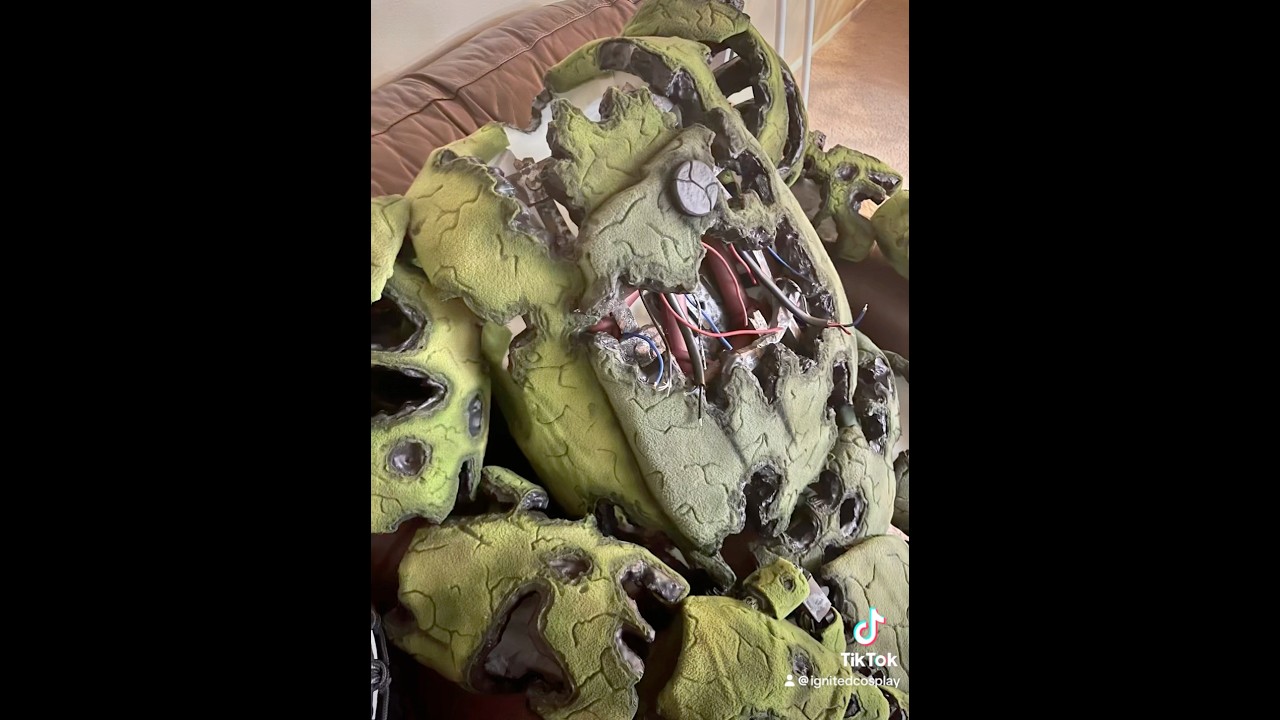 Making a SpringTrap cosplay part 4 #fnaf #cosplay #fnaf3 #fnafcosplay #williamafton