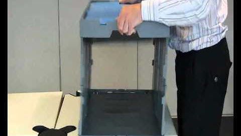 Concertina folding container