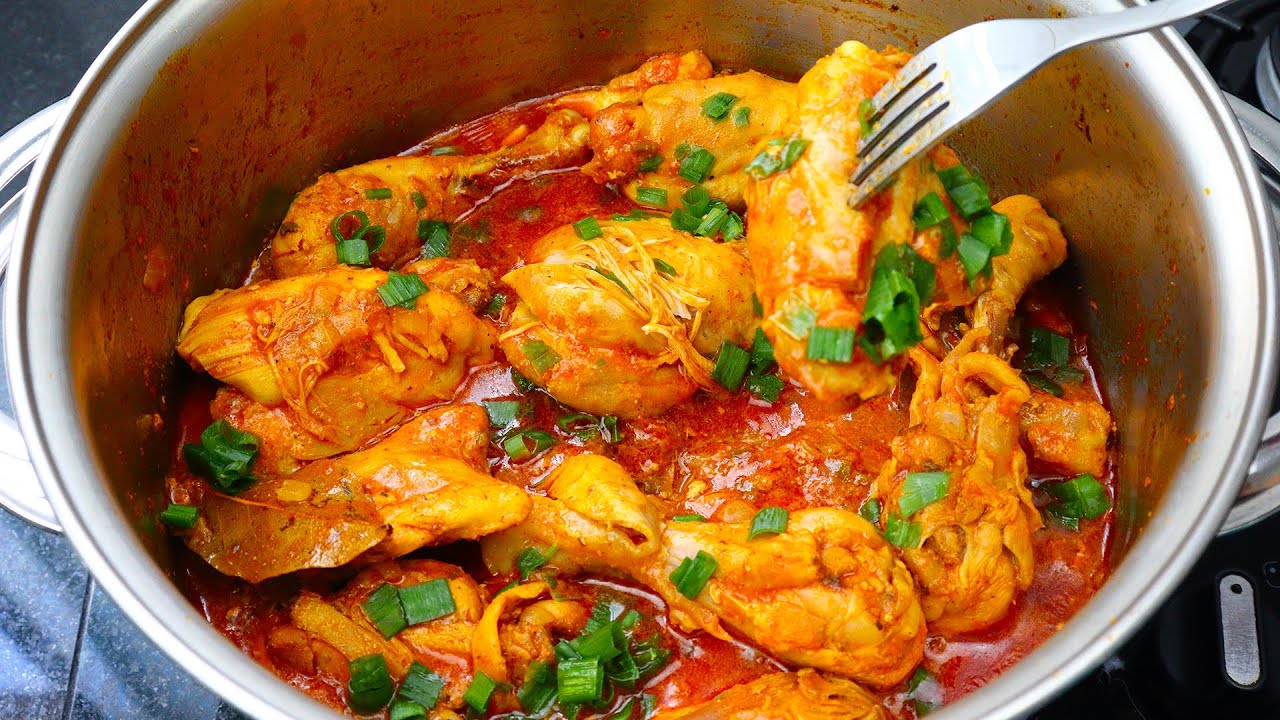 FRANGO COZIDO SIMPLES COM MOLHO - SUCULENTO QUE DESMANCHA NA BOCA!