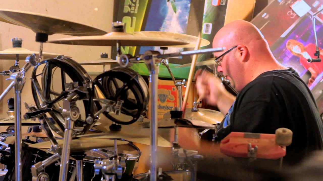 Random Drummer random drum playing - YouTube