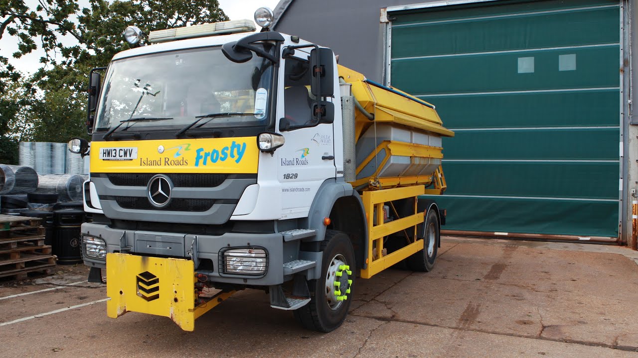 Посыпка дорог острова песком — Island Echo узнает больше о зимнем обслуживании