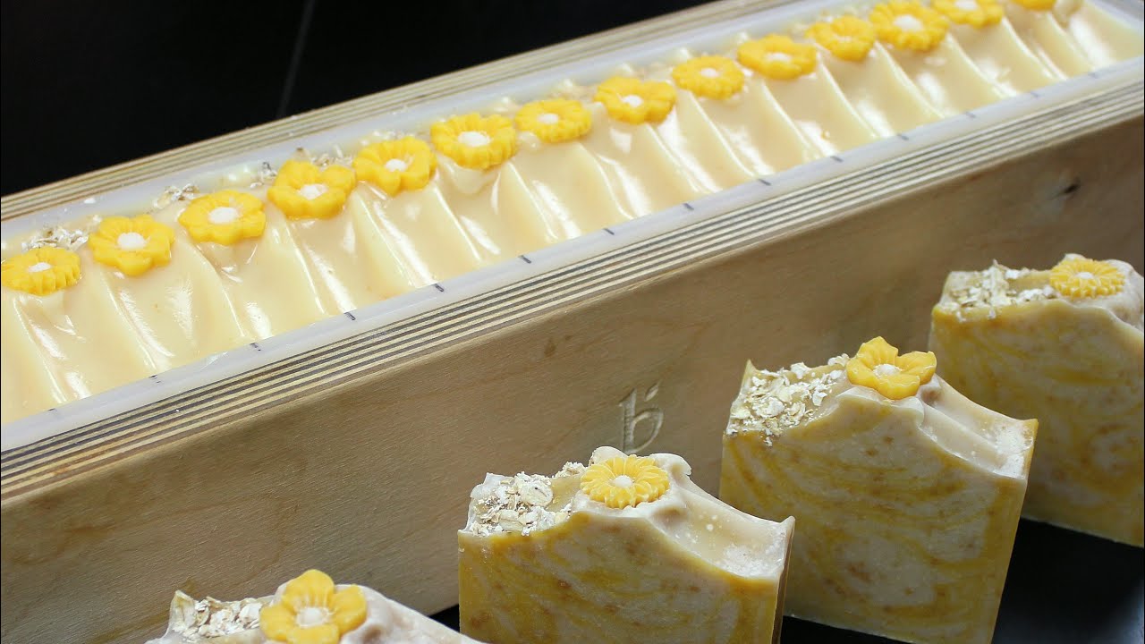 Making Oatmeal, Milk & Honey swirled soap using Goats' milk and colouring naturally with Annatto