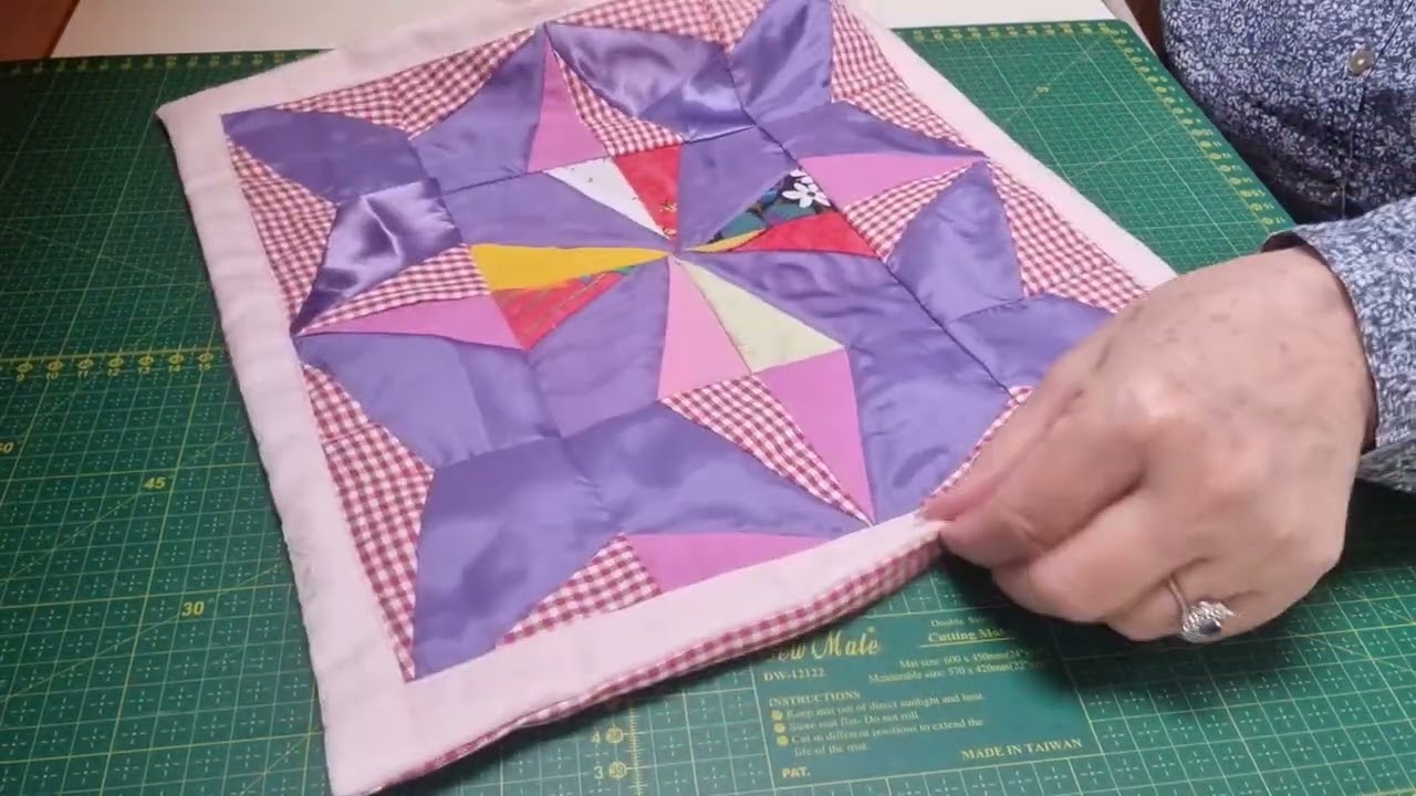 Patchwork. Снова нарезала лоскуты.....и сшила подушку. 