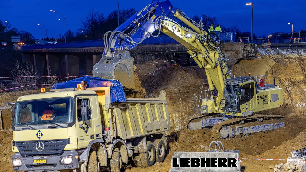 *NEW* Liebherr R956 at work