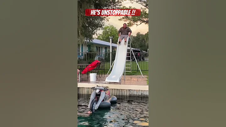 Dog Days of Summer!!  Grown Man vs Water Slide!! - DayDayNews