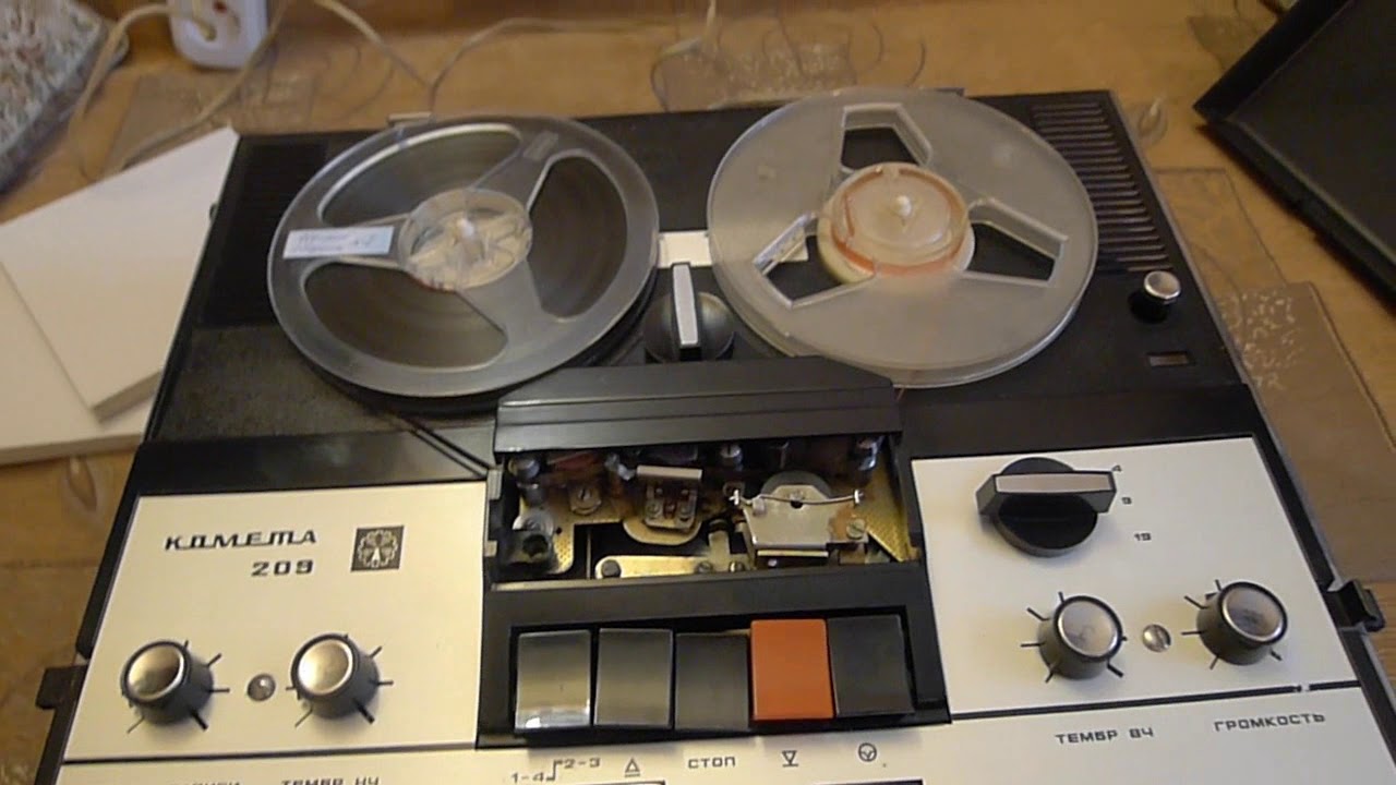 Комета-209. краткий обзор восстановленного магнитофона - YouTube