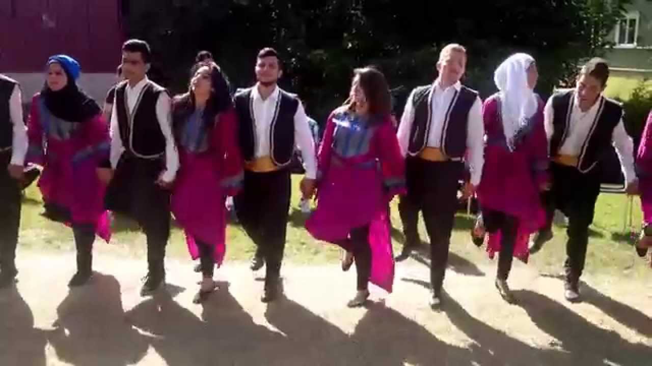 تعلى و تتعمر يا دار