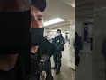 Сертификаты. Шмон в Киевском метро. Гопники полиции цепляются к людям Человек знает закон и победил