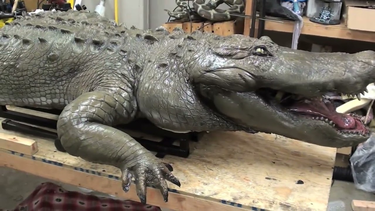 GTL827 GATOR TORSO LUNGER PoisonProps.com Halloween Prop