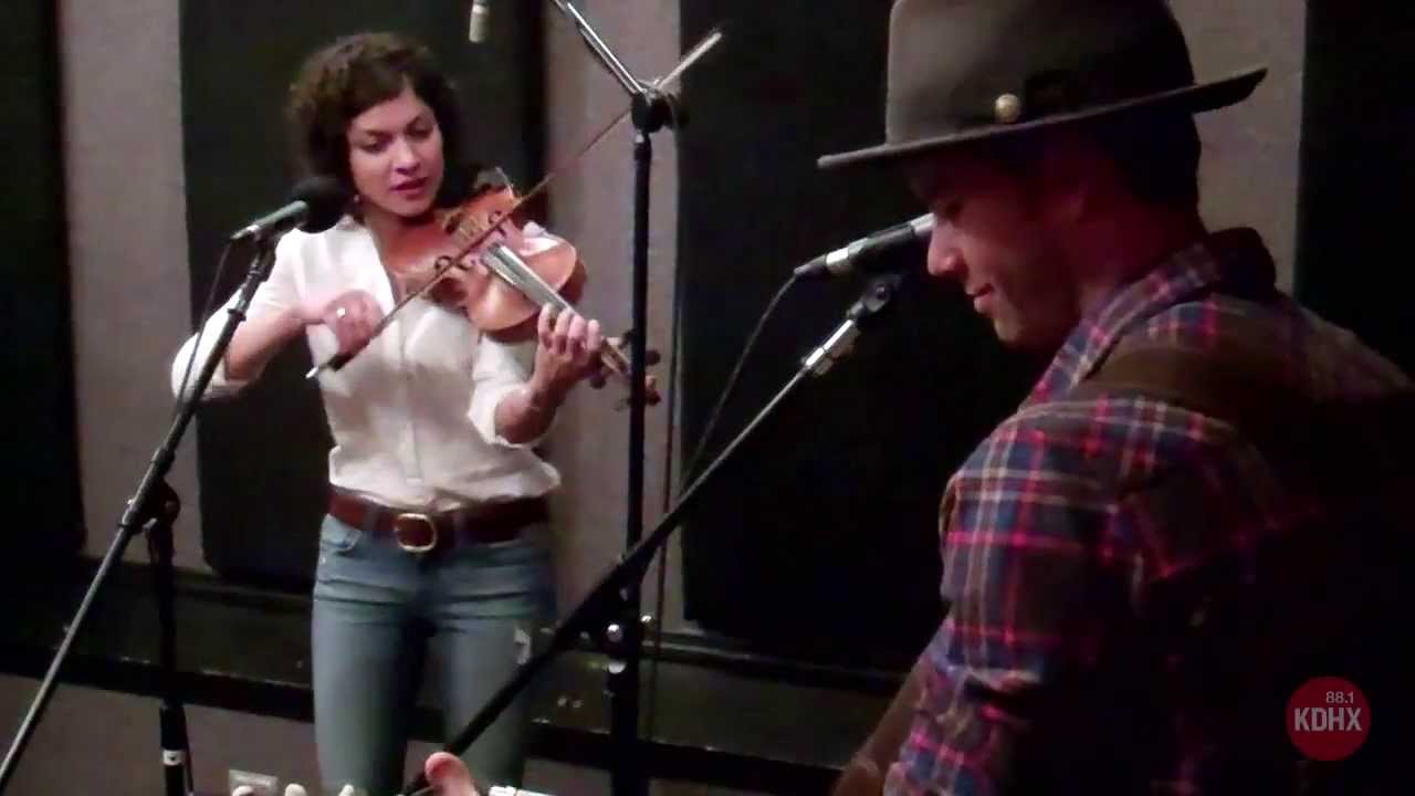 Carrie Rodriguez "I Cry For Love" Live at KDHX 2/13/13