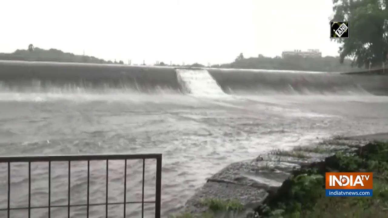 Vihar Lake overflows due to incessant rainfall in Mumbai