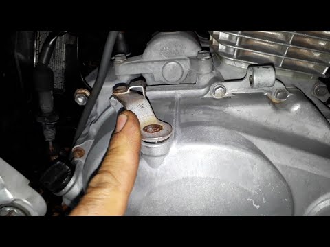 Vídeo: Por que minha embreagem de moto é tão difícil de puxar?