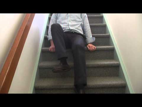ვიდეო: როგორ ადიხარ კიბეებზე მოტეხილი ფეხი: 9 ნაბიჯი (სურათებით)