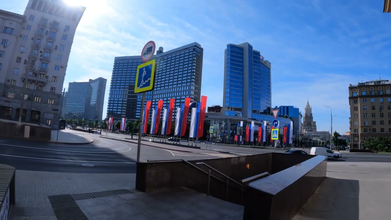 Moscow. Garden Ring road. m.Barrikadnaya - m.Park Kul'tury.