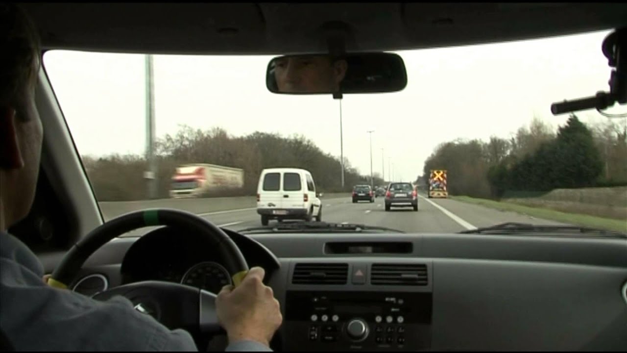 How to pass your drivers licence and driving in safety with defensive driving - ANTICIPATE DRIVING