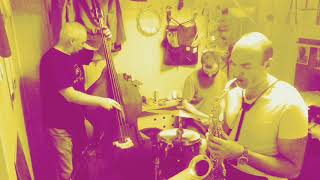 Imagination (J. Van Heusen)  S. Golovnya - alto sax, V. Koltsov-krutov - bass, P. Timofeev - drums