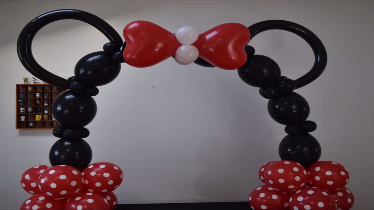 Diy Super Simple Minnie Mouse Balloon Arch Tutorial How To Make A Minnie Mouse Decorations