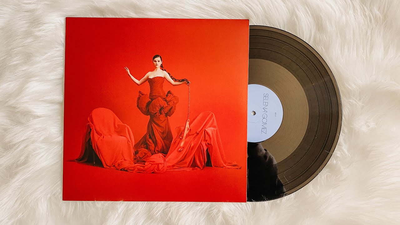 セレーナゴメス Revelación ハードカバー Selena Gomez - Revelación